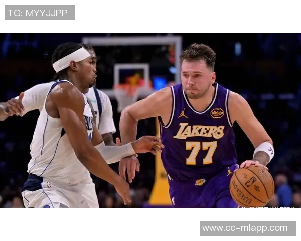 湖记:东契奇对里夫斯的赞赏如同对布伦森和欧文的喜爱 湖记:东契奇对里夫斯的赞赏如同对布伦森和欧文的喜爱