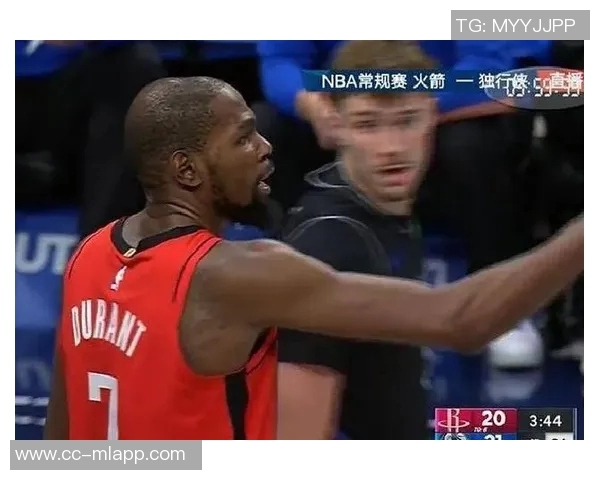 戈贝尔罚球失误频频杜兰特无奈露出搞笑表情引发热议 戈贝尔罚球失误频频杜兰特无奈露出搞笑表情引发热议