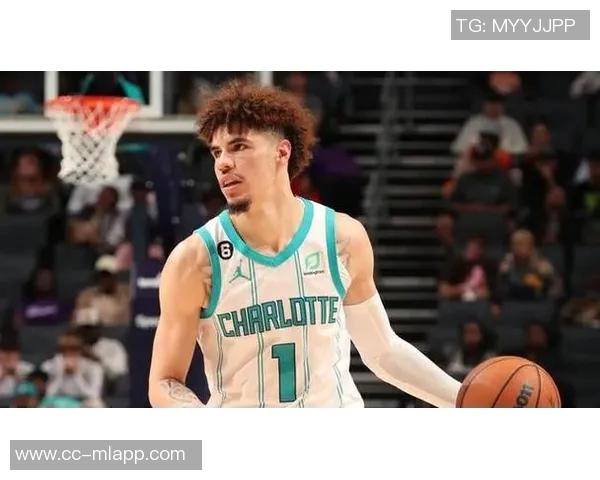 黄蜂主帅称三球只关注得分影响名声但他展现出更多活力与潜力 黄蜂主帅称三球只关注得分影响名声但他展现出更多活力与潜力